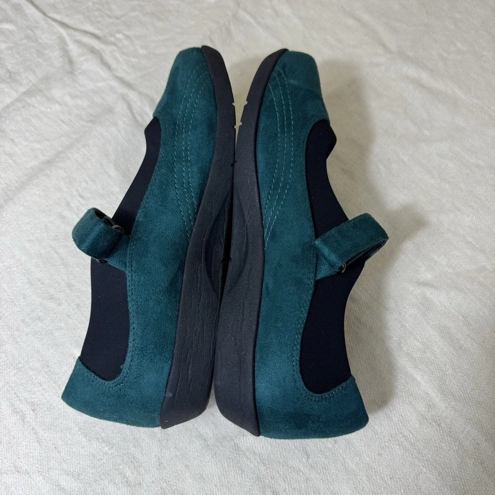 Comfortview Mary Jane Casual Shoes Women's Size 9.5 Emerald Green Faux Suede